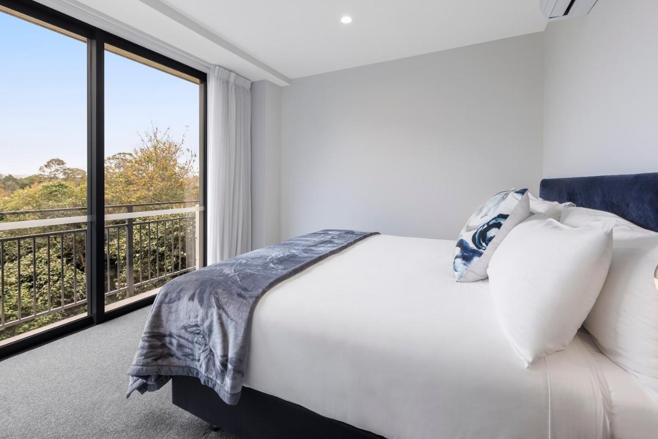 Hidden Lake Hotel & Apartments Cambridge Bagian luar foto