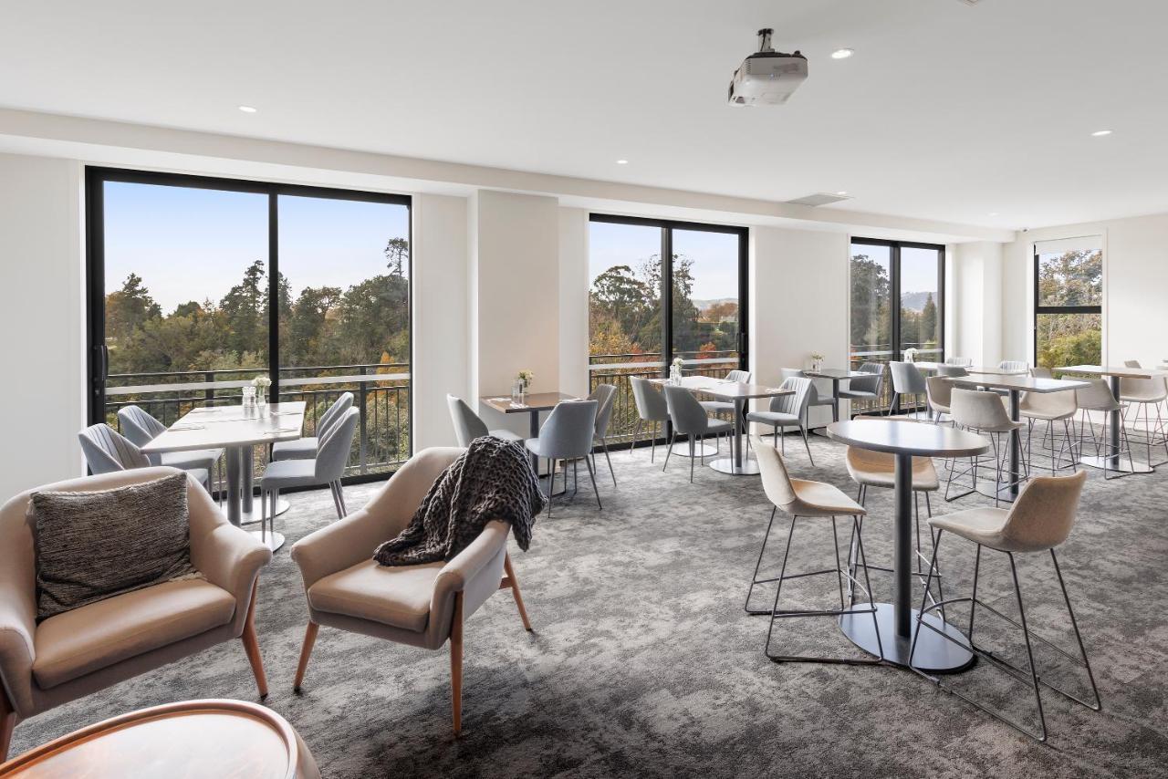 Hidden Lake Hotel & Apartments Cambridge Bagian luar foto
