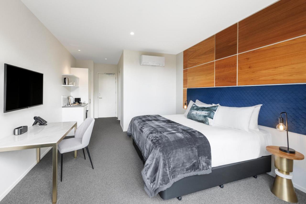 Hidden Lake Hotel & Apartments Cambridge Bagian luar foto