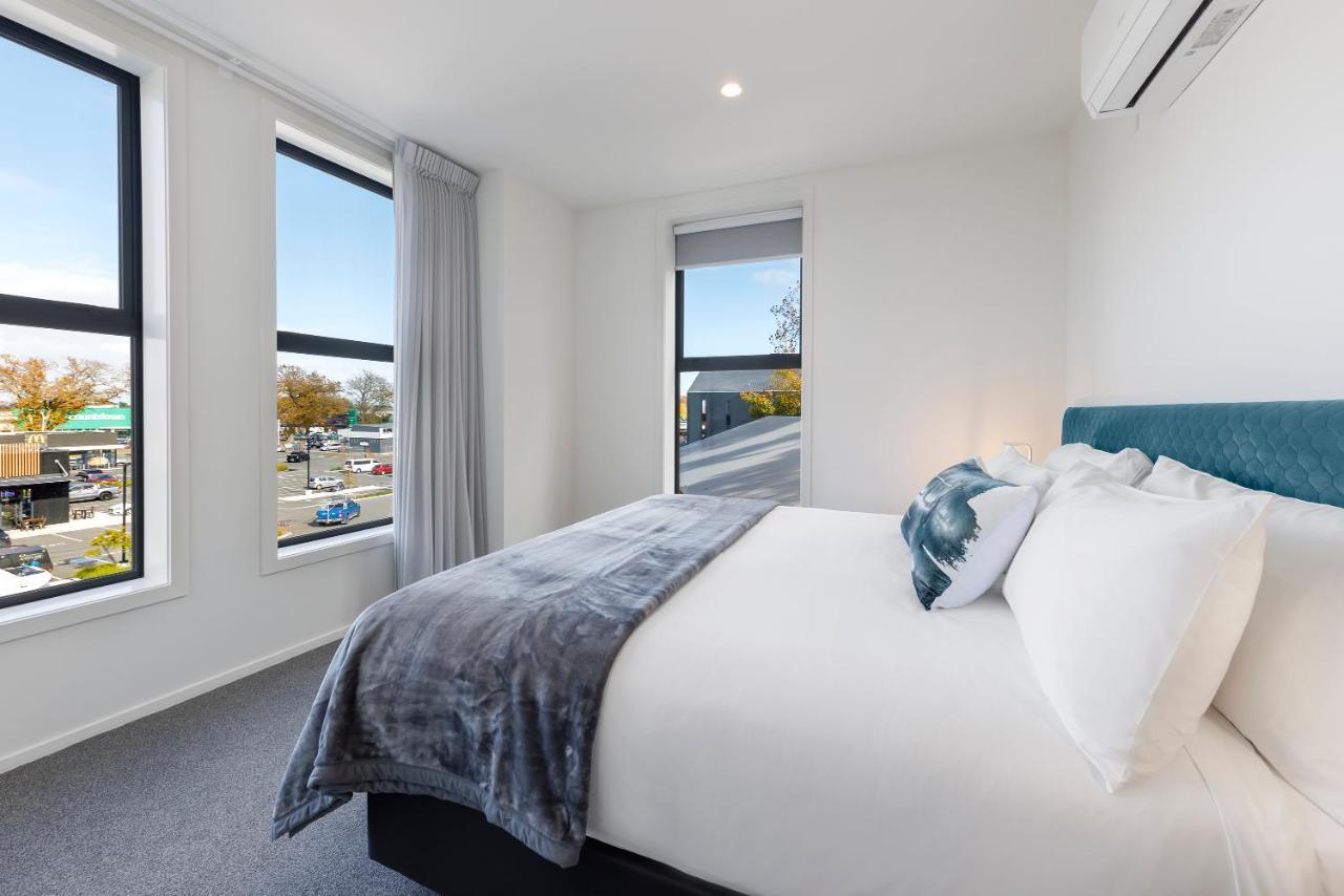 Hidden Lake Hotel & Apartments Cambridge Bagian luar foto